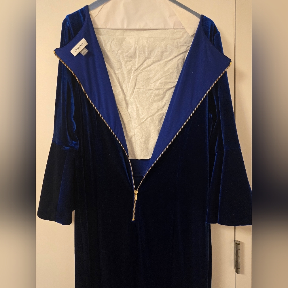 Calvin Klein Blue Velvet Dress 👗 with trumpet sleeves 14W - Picture 5 of 6
